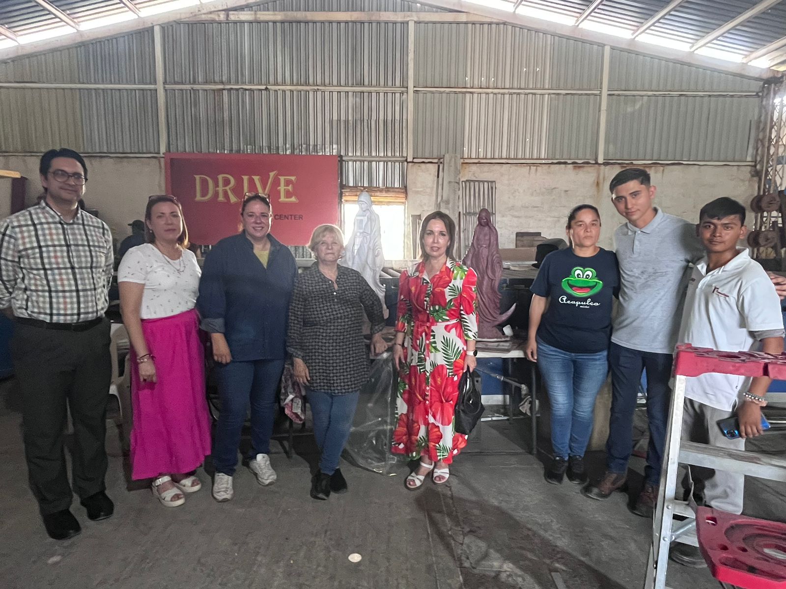 Participan estudiantes del ITACE en mega escultura de la Virgen de El Chorrito