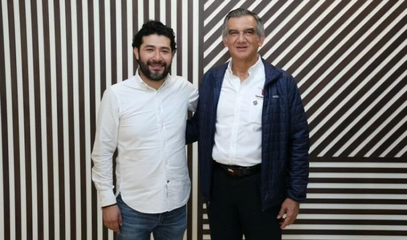 Continúa Américo Villarreal gira por la Ribereña y atiende a paisanos repatriados