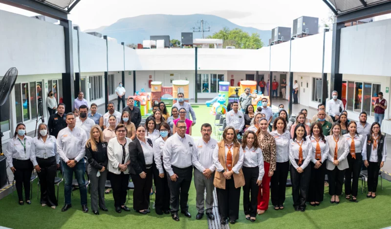 Entrega rector Dámaso Anaya moderna guardería CENDI UAT-IMSS